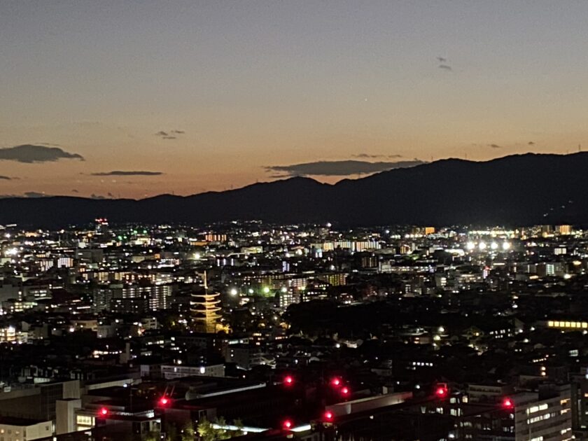 京都市役所にて